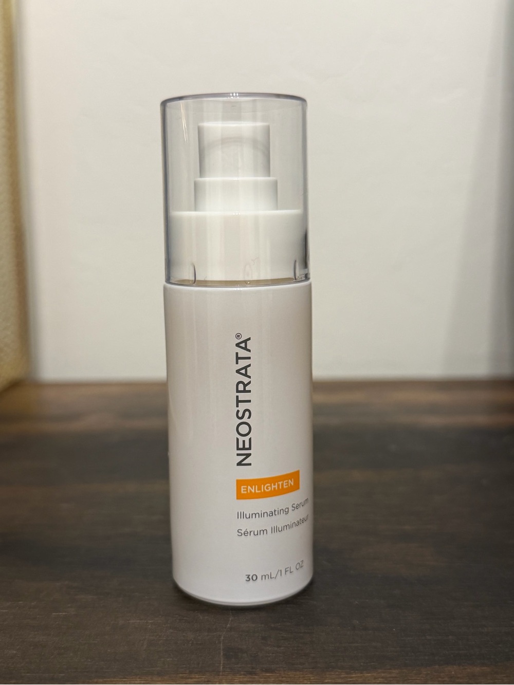 Enlighten Illuminating Serum - White